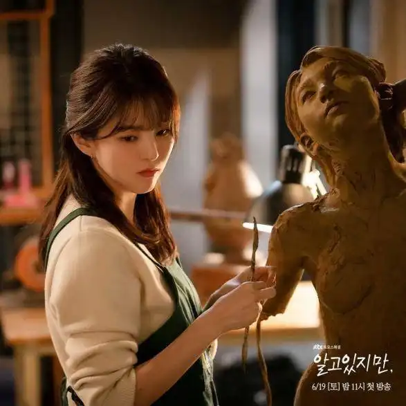 韩国奇幻爱情剧,漫改九尾狐冰山校草痞帅校霸,真齁甜齁甜的