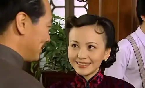 情深深雨蒙蒙雪姨在陆振华身边胡作非为,为何会败给情敌安娜
