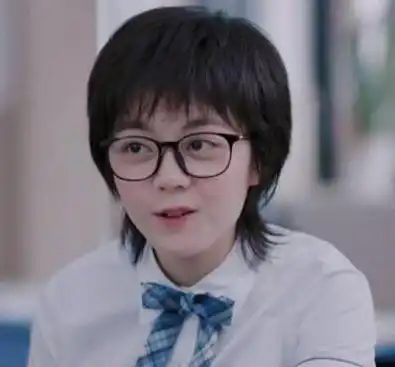 有一种整容叫少年派林妙妙,当她脱下校服换上蕾丝裙,美呆
