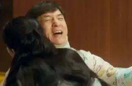 成龙亲吻林凤娇脸颊揭龙嫂传奇一生
