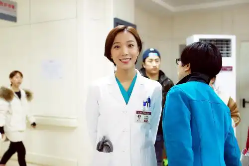 急诊科医生剧照柯蓝
