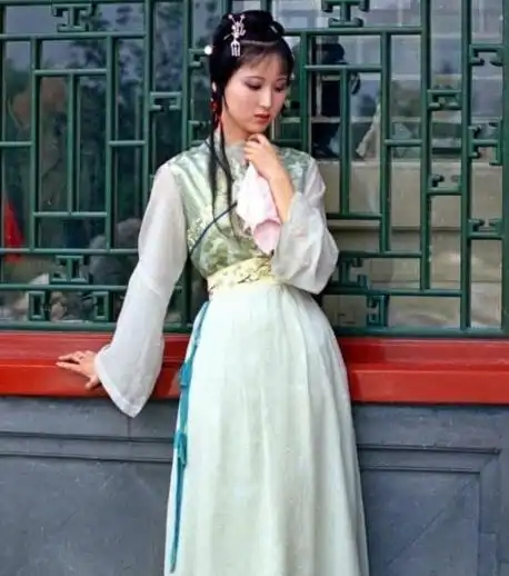 她是林黛玉,抛弃上亿资产和丈夫双双出家,患癌后拒绝治疗
