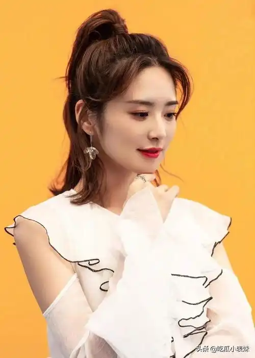 刘烨,优雅气质,微微一笑很倾城