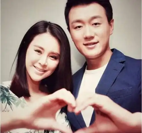 堪称娱乐圈最牛师生恋,娶老师做老婆,让老师8年生3个孩子