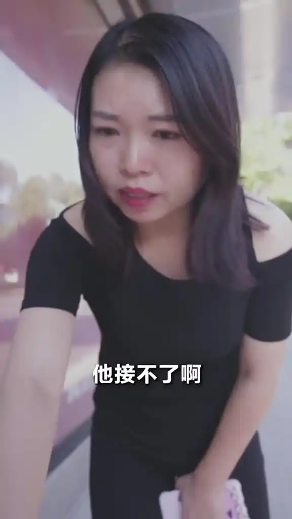 小朋友们,记住爸妈的面貌特征,能保护自己不被坏人轻易骗走剧情
