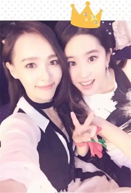 刘亦菲为唐嫣庆生称其是最美好滴女孩获赞俩女神都美
