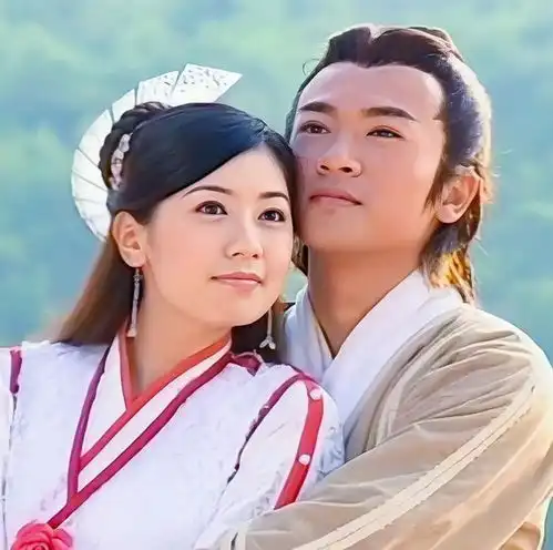 50岁贾静雯晒全家福长女越来越像孙志浩,咘咘最耐看,老三变化最大