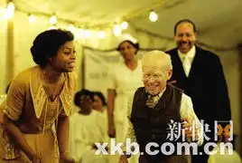 布拉德皮特老婴儿剧照曝光扮丑欲冲奥