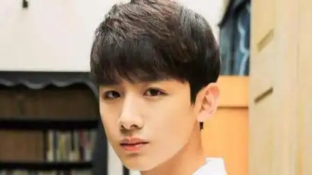 白敬亭卫衣明星瞎说大实话,我就服白敬亭,白敬亭真是太耿直了明星瞎说大实话