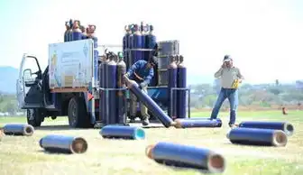 美探险家计划乘特殊飞艇飞越大西洋