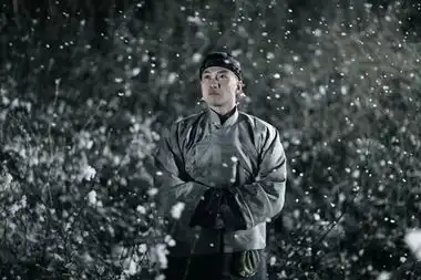 周一围独有英雄演绎名伶励志人生
