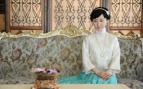 烽火佳人周霆琛来晚一步,虽错过了佟毓婉的一生,仍护她一世
