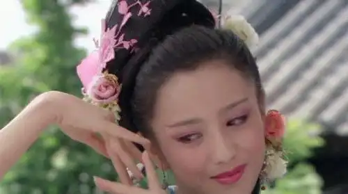 可演天下第一美人的4大女星,热巴未上榜,被第一美得失了神