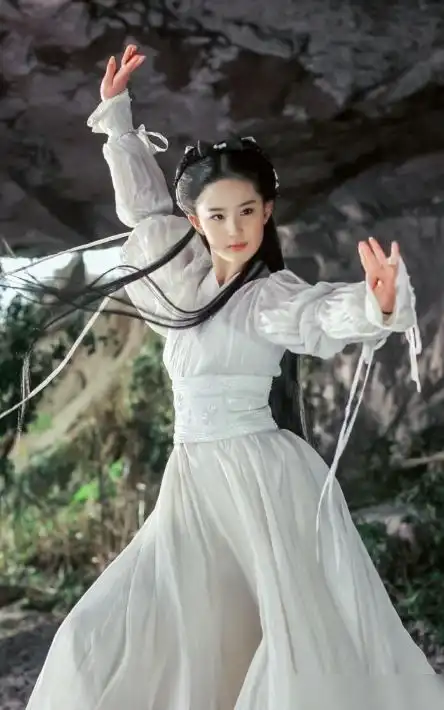 梦华录片场,刘亦菲陈晓片场拥吻,过儿和小龙女重聚
