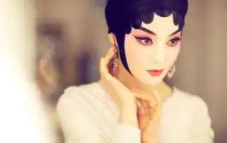 好个美娇娘蒋勤勤京剧扮相妩媚动人
