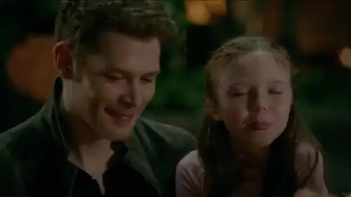 初代吸血鬼你俩是有多能吃啊,这么大一桌子好吃滴