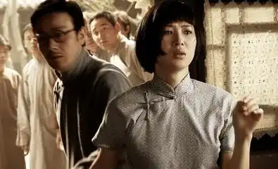 同是演亮剑女主角,一个沦为配角,一个成为当红女明星
