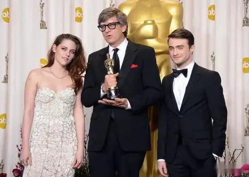 8岁出道,为何如今这么落魄
