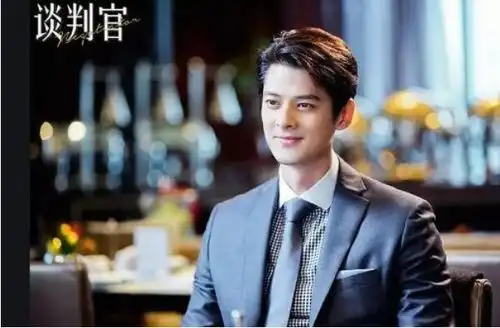 他8年前帮了杨幂,当他过气无戏可拍时,杨幂仅用2部剧将他捧红