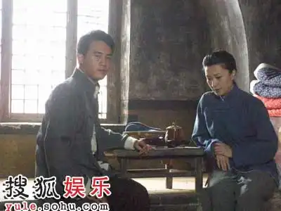 走西口央视开年王静杜淳苗圃全家福曝光
