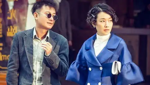 文章新恋情疑曝光骑小电动与美女约会,白天聊至深夜关系不一般