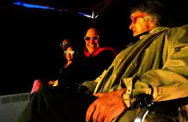 奥利弗斯通探班一步之遥