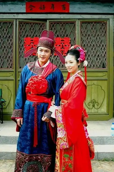 传统婚礼与凤冠霞帔的相册
