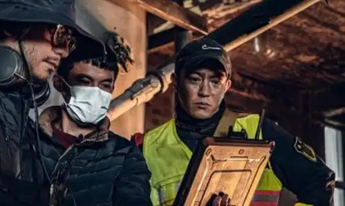 大牌云集,惊天救援展现豪华的爱国情怀,他们就是最可爱的人