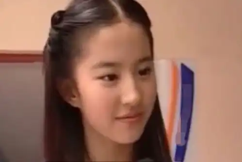 组图刘亦菲试镜小龙女时期受访照曝光16岁的神仙妹妹灵气十足

