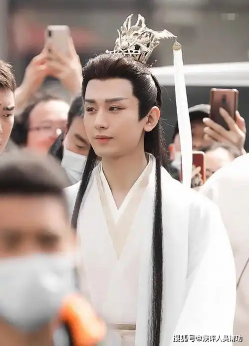 杨紫不顾粉丝抵制,发布三方联合声明,搭档成毅参演沉香如屑
