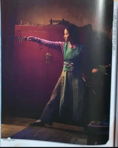 花木兰又公布剧照,虽然还原历史,可造型丑到认不出刘亦菲