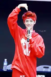 来自发带鹿明天学长的美颜暴击