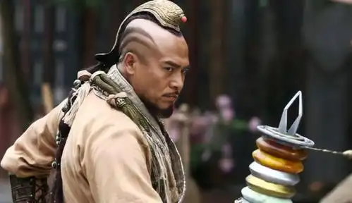 百花谷中,周伯通和杨过打到底,谁能赢金庸借洪七公说出了答案