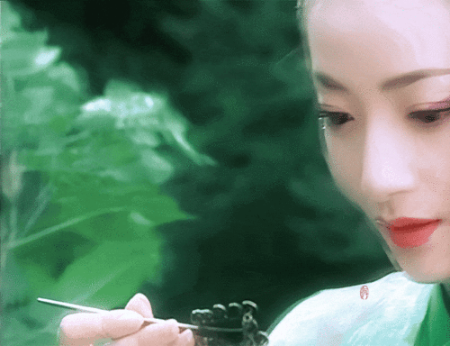 比萧亚轩还能撩的古装女神,冻龄20年这状态,49岁了