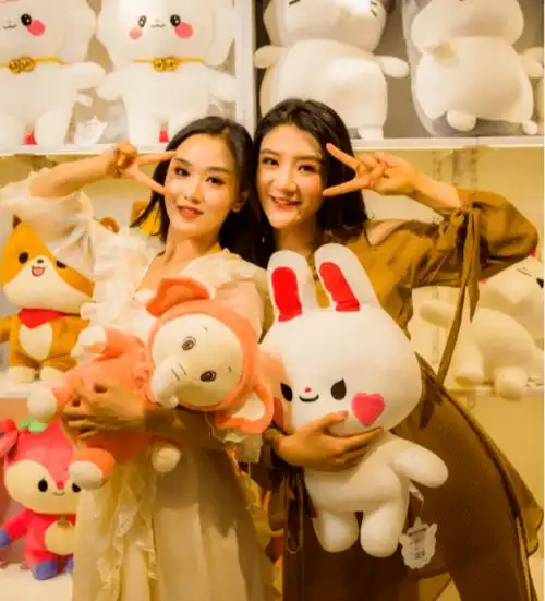 丽江这个神仙景区秒变快乐星球妈妈牧场精灵小屋花海风车,速来打卡