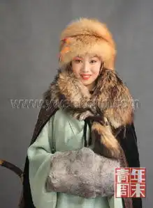 服饰专家称红楼定妆照第一感觉是太老
