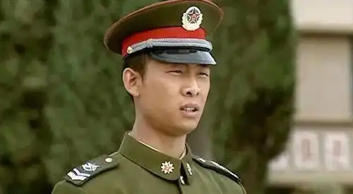 二十位男星军装照,谁是你心目中的男神
