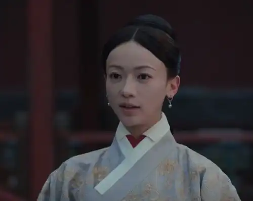 于正新剧尚食太狠播出1天口碑大火,王楚然颜值惊艳,剧情上瘾
