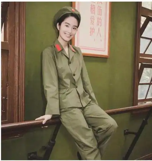 7个月前,杨采钰宣告嫁给57岁的刘亦菲干爹,现在怎么还没离婚
