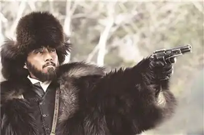 智取威虎山今起公映张涵予版杨子荣性格幽默
