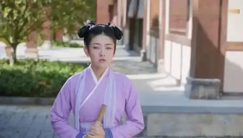 双世宠妃2墨连城冒充八王爷,与曲小檀庭院相拥