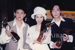 惊呆51岁刘嘉玲变网红脸没有ps的80年代女神才叫惊艳了时光
