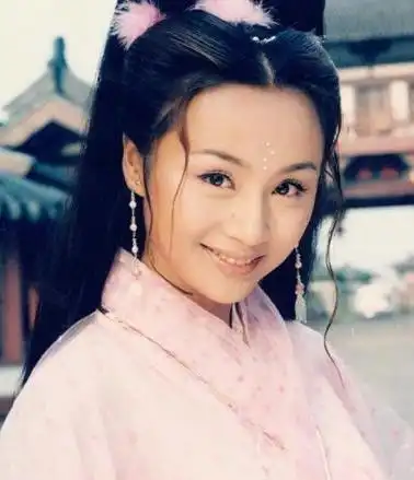 乌龙闯情关时隔21年,主角全部过气,跑龙套的她却成一线大咖