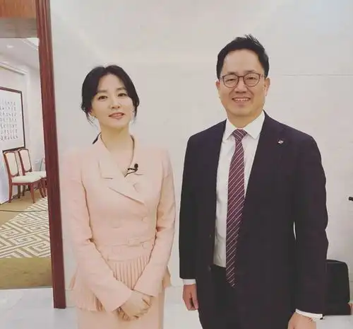 50岁李英爱复出,憧憬3万亿韩元滚滚来,18年前大长今尚能饭否
