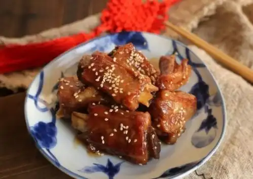 糖醋排骨比红烧更开胃,比水煮的更有味道,酸甜开胃
