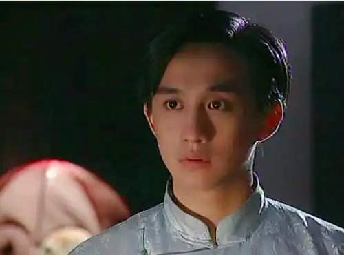 黄磊寸头造型曝光身材暴瘦认不出,颜值被赞重回巅峰