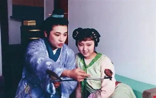焦大所说的养小叔子指的是谁看看她的棺材板就知道了
