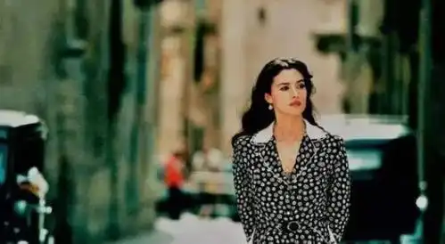 探索故事与色彩的关系电影配色分析西西里的美丽传说