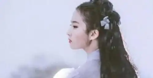 刘亦菲最仙气的镜头,结果被张纪中删除了,看她的背后瞬间明白了

