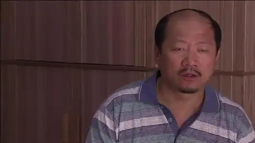 乡村爱情7广坤有心事吃不下去饭,大晚上要出去转悠,媳妇可紧张了
